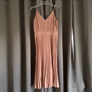 Elegant Pink Pleated Spaghetti Strap Dress